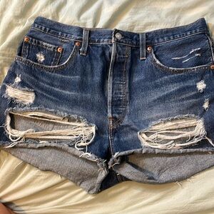 501 High-Waisted Levi Shorts